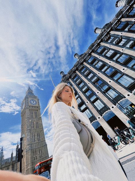 London | Pose Ideas | Big Ben | Grained Pictures | 0.5 | 35mm | Polaroid Style | Pose Ideas in London | Outfit UK | United Kingdom | Vintage Aesthetic | Big Ben Pose Ideas | British Style | Film Camera | Wide Angle London Photography Ideas, Big Ben Picture Ideas, London Instagram Pictures, London Pictures Ideas, England Outfits, Uk Aesthetic, London Photo Ideas, Photoshoot London, Mens Photoshoot