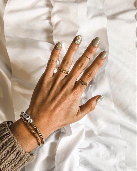 Sage Green And Gold Nails Design, Sage Gold Nails, White Nails Green Design, White And Sage Nails, White Nails With Sage Green Designs, Nail Art Sage Green, Sage Green Flower Nails, Green Nails With Gold, Nail Designs Sage Green