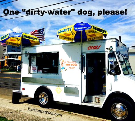 Dirty Water Dogs: a Tasty Treat (for some) - Eat Out Eat Well Dirty Water Hot Dogs, Sabrett Hot Dogs, Dog Food Truck, Boiled Hot Dogs, Gourmet Hot Dogs, Burger Dogs, Hot Dog Cart, Hot Dog Recipes, Jewish Recipes