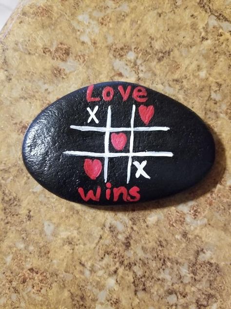 Beach Rock Art, Inspirational Rocks, Garden Rock Art, Stone Art Painting, Painted Rocks Kids, Painted Rocks Craft, Painted Rocks Diy, Rock Painting Ideas Easy, Kindness Rocks