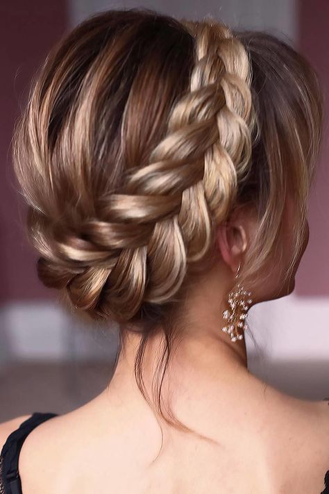 Nice Braids, Oktoberfest Hairstyle, Awards Banquet, Dunner Wordend Haar, Bride Updo, Fall Portraits, Artist Project, Long Face Hairstyles, Face Shape Hairstyles