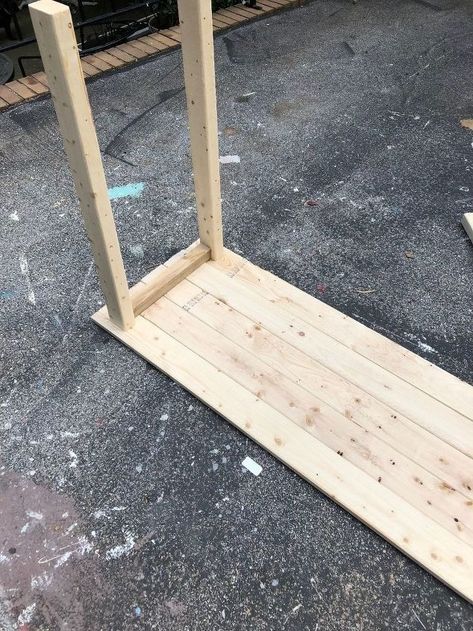 I recently started building simple, rustic farmhouse-style tables and wanted to build a sofa table. I had a design in mind - so I went to Home Depot for my wood. #diy #rustic #farmhosue #table #diyhomedecor Build A Sofa Table, Build A Sofa, Farmhouse Sofa Table, Built In Sofa, Diy Console Table, Crate Table, Farmhouse Style Table, Diy Entryway, Diy Sofa Table