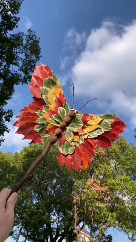 Handmade Butterfly, Leaf Crafts, Aktivitas Montessori, Butterfly Crafts, Fall Crafts Diy, Garden Art Crafts, Autumn Crafts, Fall Crafts For Kids, Budget Home