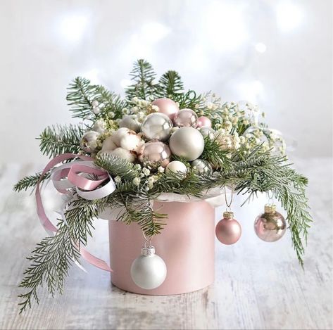 Pink Christmas Baby Shower Ideas, Pink Christmas Tablescapes, Pink Christmas Table, Xmas Centerpieces, Winter Floral Arrangements, Pink Flower Arrangements, Pink Centerpieces, 2023 Ideas, Winter Wonderland Baby Shower