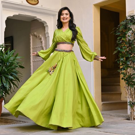 Skirt And Top Designs, Long Skirt Top Designs, Outfits To Buy, Long Blouse Designs, Festive Outfits, Indian Bridesmaid Dresses, Lehenga Designs Simple, Fashionable Saree Blouse Designs, Girls Dress Sewing Patterns