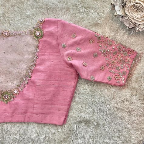 Studio Jann (@studiojann) • Instagram photos and videos Exclusive Blouse Designs, Velvet Blouse Design, Blouse Designs Catalogue, Simple Saree Designs, Latest Blouse Designs Pattern, Latest Model Blouse Designs, Blouse Design Images, Neck Designs For Suits, Blouse Designs Indian