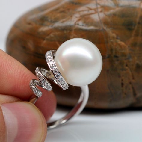 lustrous South Sea pearl ring Pearl Ring Design, Pearl Rings, Pearl And Diamond Ring, Pearl Design, Sea Pearl, Pretty Jewellery, Tahiti, Pearl Ring, Pearl Jewelry