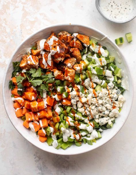 Chopped Salad Chicken, Crunchy Salad Recipes, Chicken Chopped Salad Recipes, Buffalo Chicken Fingers, Chopped Salad Recipe, Weekday Lunches, Shredded Buffalo Chicken, Chicken Kale, Buffalo Chicken Salad