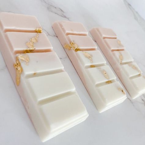 Highly scented handcrafted snap bar wax melts that are packaged and look just like a chocolate bar. This is not a food item. Great gift ideas for wedding, showers, birthdays. Made with love. Comes in either gold or pink foil. Snap Bar Wax Melts Packaging, Snap Bars Wax Melts, Snap Bar Wax Melts, Ideas For Wedding Showers, Wax Melt Packaging Ideas, Wax Melts Packaging Ideas, Wax Melt Business, Gift Ideas For Wedding, Wax Melts Packaging