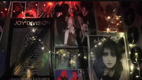 Metalhead Room, Mel Mercer, Emo Room, Goth Room, Goth Bedroom, Trad Goth, Room Looks, Goth Home Decor, Grunge Room