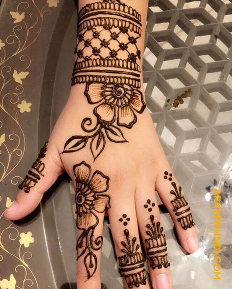 50 Dhaka Mehndi Design (Henna Design) - January 2020 Simple Mehandi, Jagua Henna, Henna Inspired Tattoos, Henna Designs For Kids, Tato Henna, Finger Henna Designs, Henna Tattoo Designs Hand, Simple Henna Tattoo, Mehndi Designs For Kids