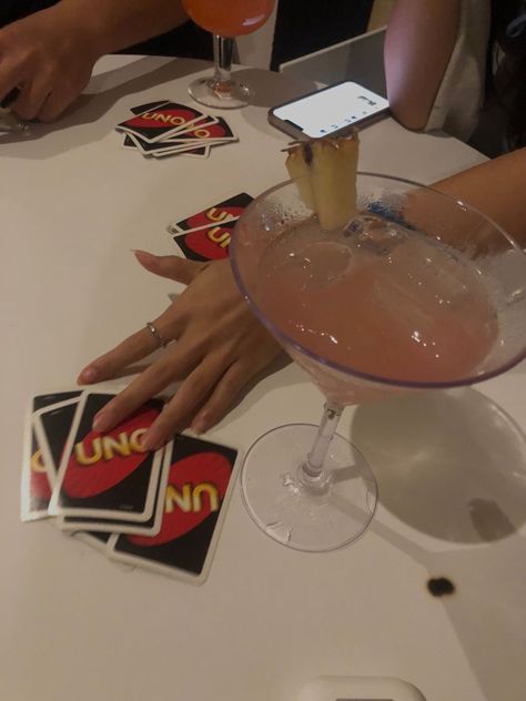 Friend Cocktail Night, Uno Game Night Aesthetic, Cocktail Night With Friends, Girls Night Astetic, Uno With Friends Aesthetic, Girls Cocktail Night Aesthetic, Night Out Aesthetic Drinks Friends, Girls Night Drinks Aesthetic, Board Game Night Aesthetic Friends