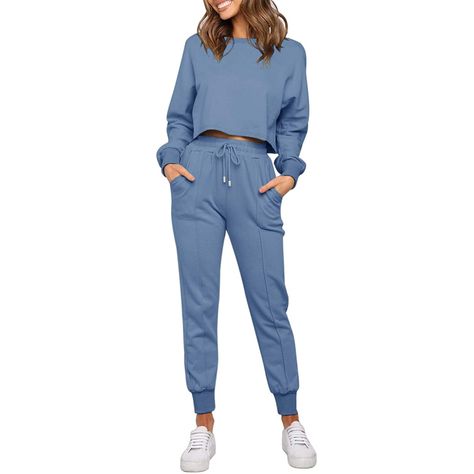 This Loungewear Set Comes in 17 Colors, and You’ll Probably Want Them All Pullover Mode, Leisure Suit, Traje Casual, Mode Casual, Tracksuit Set, Suit Style, Casual Suit, Sports Suit, Short En Jean