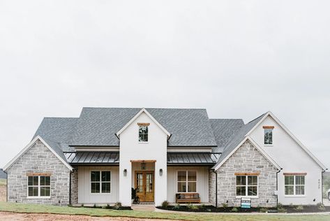 Brick French Country Exterior, White Farmhouse With Brick, French Contemporary Home Exterior, Light Brick House, Cream Brick House Exterior, Modern Farmhouse Exterior Brick, French Contemporary Home, Brick Farmhouse Exterior, Black White Farmhouse