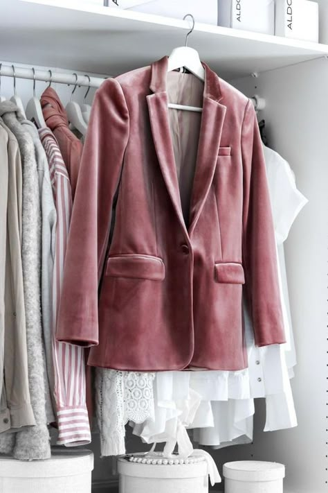 Velvet Blazer Outfit Women, Velvet Blazer Outfit, Kimono Blazer, Velvet Blazer Women, Envy Clothing, Casual Chic Outfits, Blazer Outfits Casual, Look Rose, Velvet Vest