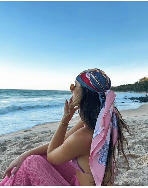 Golden Hour Instagram, Beach Porch, Hawaii Outfits, Beach Fits, Scarf Outfit, Beach Shoot, Holiday Pictures, Insta Photo Ideas, Beach Babe