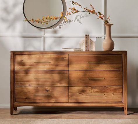 Solid Wood Dresser Bedroom, Dresser Bedroom Aesthetic, Dresser Decor With Mirror, Bedroom Dresser Decor With Mirror, Organization Dresser, Bedroom Dresser Decor, Natural Wood Dresser, Boho Outdoor Space, Light Wood Dresser