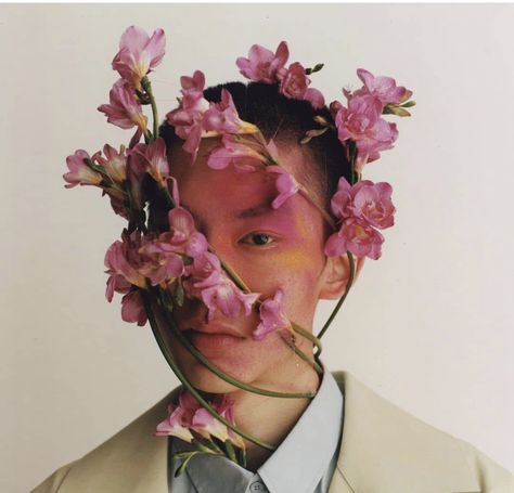 Flower Portrait, 얼굴 드로잉, Photographie Portrait Inspiration, Human Poses Reference, Photoshoot Concept, Arte Inspo, Creative Portraits, Spring Flower, Pose Reference Photo