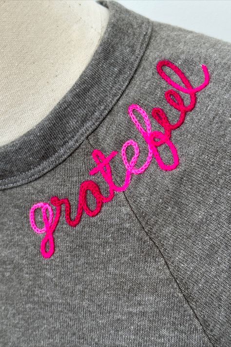 Chain Stitch Sweatshirt, Sweatshirt Neckline Diy, Vintage Chainstitch Embroidery, Hand Embroidery Shirt Design, Yarn Embroidery On Sweatshirt, Hand Embroidery On Sweatshirts, Custom Sweatshirt Ideas, T Shirt Embroidery Ideas, Sweatshirt Embroidery Diy