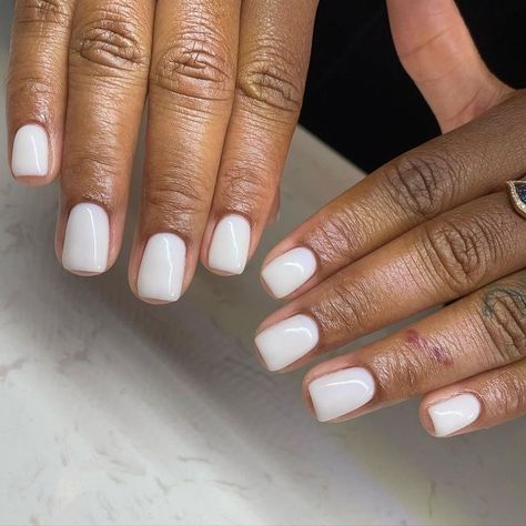 Gel Mani Short Nails Natural, Acrylic Overlay Nails Short Natural, Short Nail Overlay Ideas, Fall Nails Dark Skin, Acrylic Overlay Nails Short, Esthetician Nails, Fall Nails Dark, Nails Art 2022, Nails For Dark Skin