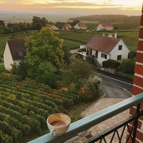 Drømme Liv, Northern Italy, Foto Inspiration, Nature Aesthetic, Pretty Places, Travel Aesthetic, Cottage Core, Country Life, Cup Of Coffee