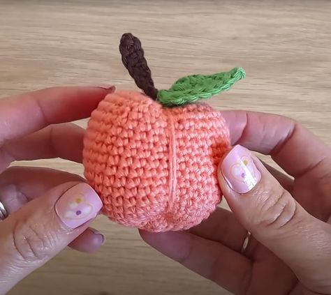 How To Crochet A Peach Pattern Crochet Peach Pattern Free, Amigurumi Fruit, Crochet Peach, Peach Basket, Peach Pattern, Food Patterns, Learn How To Crochet, Pink Yarn, Basic Crochet Stitches