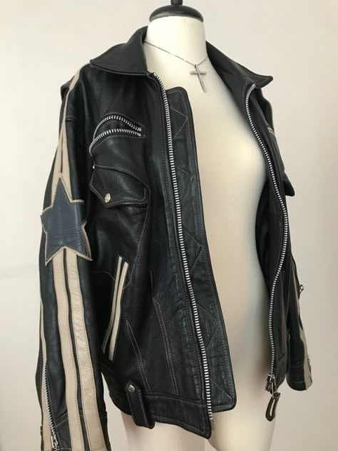 Homecoming Outfit Ideas, Rocker Outfits, Jacket Over Dress, Outfits Dr, Cocktail Outfits, Jacket Aesthetic, Leather Jacket Outfit, Cool Clothing, Dr Closet