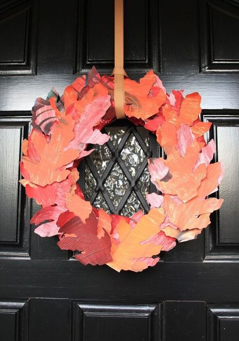 After a trip to Anthropologie I was super inspired by their fall window display! Before visiting the store, I had been seeing tons of fall decor ideas popping up in my Instagram feed, but wasn't ready to transition out of summer. Something about the colors used really got me excited to make something for fall and decorate! Read on for the wreath tutorial that finally got me thinking about fall! Anthropologie Fall Window Display, Fall Window Display, Paper Leaf Wreath, Fall Leaf Wreath, Autumn Window Display, Leaf Craft, Autumn Leaves Craft, Easy Fall Wreaths, Paper Leaf