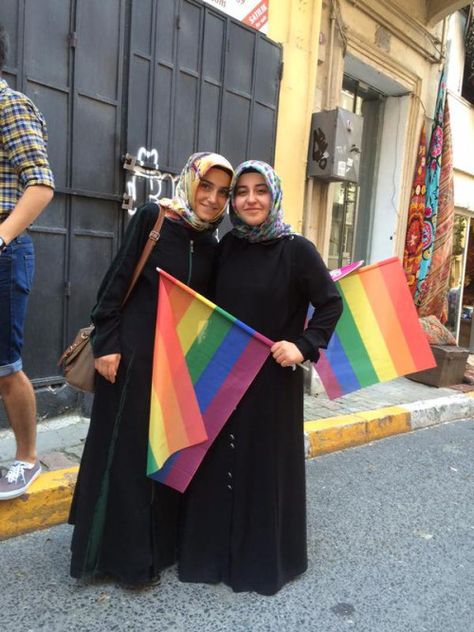 I am so glad to see the support in Istanbul at the gay pride parade where police attacked marcher with water cannon. Thank you everyone! Gl Couple, Gay Pride Parade, Anak Manja, Lgbt Rights, Lgbt Love, Pride Parade, We Are The World, Lgbtq Pride, Lgbt Pride