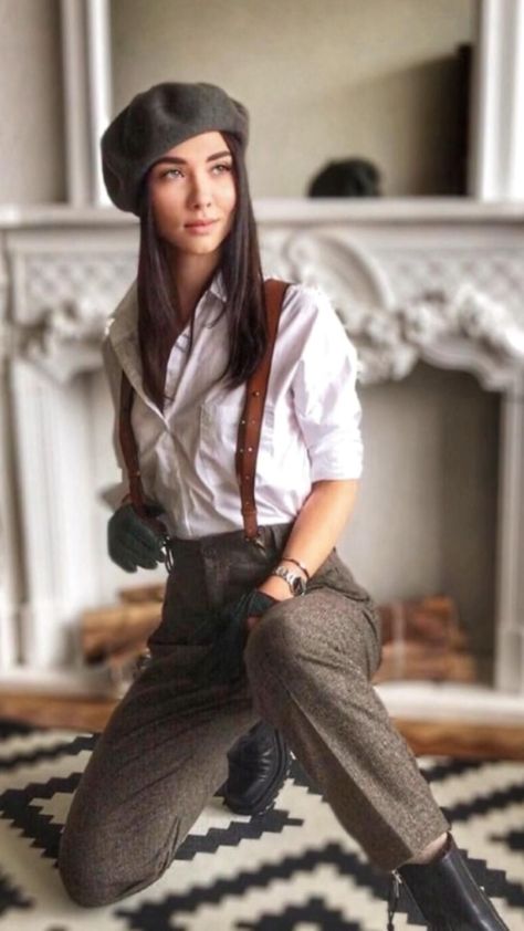 Modern Gatsby Outfit Women, Suspenders Women Outfits, Modern Gatsby Outfit, Peaky Blinders Fashion Women, Gatsby Outfit Women, Peaky Blinders Outfit Women, Women Suspender Outfits, Peaky Blinders Fashion, Outfits With Suspenders