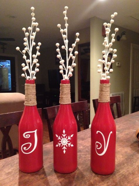 Wine bottle crafts! Christmas Decor Ideas For Bedroom, Wine Bottle Crafts Christmas, Decor Ideas For Bedroom, Desain Furnitur Modern, Christmas Wine Bottles, Wine Bottle Diy Crafts, Christmas Decorations Diy Outdoor, Diy Bottle Crafts, Wine Bottle Diy