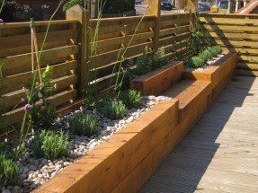 Planter Benches - Ideas on Foter Back Garden Design, Outdoor Gardens Design, Salou, City Garden, Garden Borders, Garden Seating, Small Garden Design, Garden Boxes, Back Garden