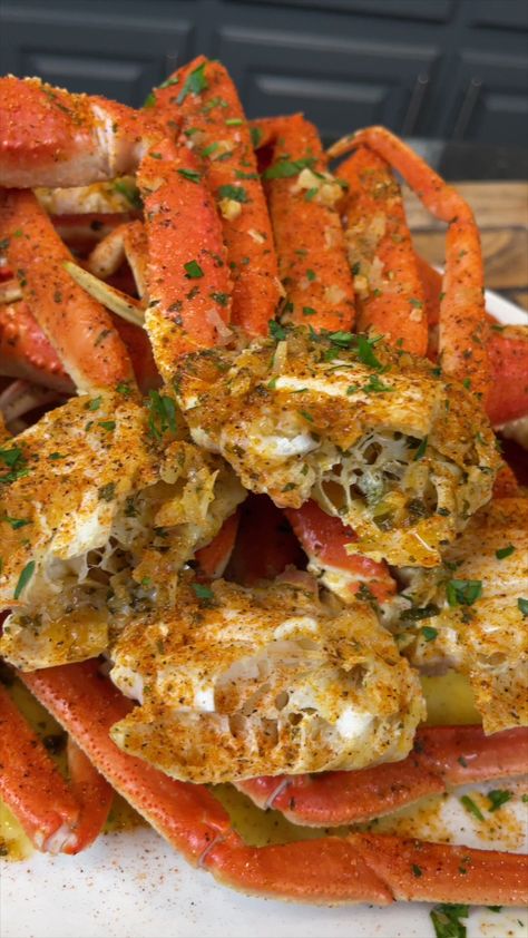 Mr Make It Happen, Food Esthetics, Crab Legs, Cleaning Recipes, Make It Happen, Crab, Make It, Dream Wedding, Dinner Recipes