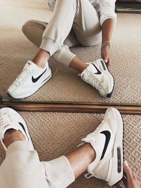 Pastel Sneakers, Stylin By Aylin, Wardrobe Challenge, Athleisure Looks, Outfits Of The Week, Nike Sneakers Women, How To Mix, Weekly Outfits, Spring Color