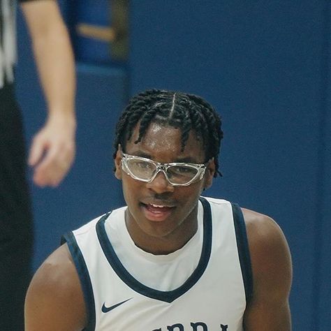 Ballislife on Instagram: "Bryce was cooking in Sierra Canyon’s 60 point win tonight! 👨‍🍳🔥 @_justbryce 🎥 @joshwithdashot" Bryce James, Twist Hair Men, Lebron James Jr, Lock Styles, Hair Twists Black, Dread Lock, Black Haircut, Black Hair Cuts, Cornrow Hairstyles For Men