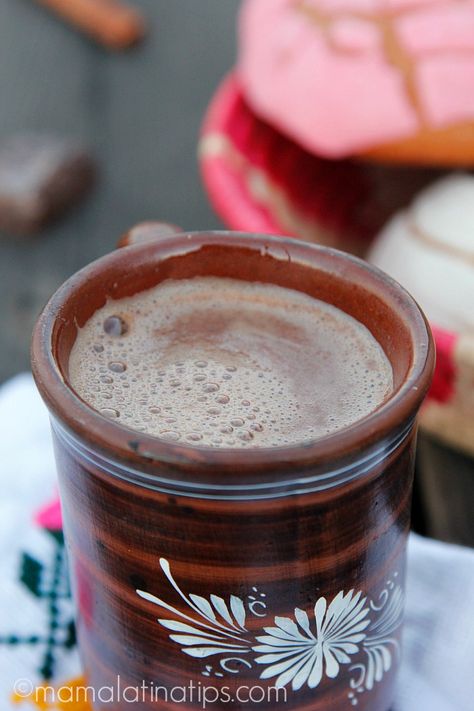 Abuelita Hot Chocolate, Mexican Hot Chocolate Recipe, Best Chocolate Cupcakes, Mexican Drinks, Mexican Chocolate, Cupcake Recipes Chocolate, Mexican Hot Chocolate, Mexican Dessert, Hispanic Food