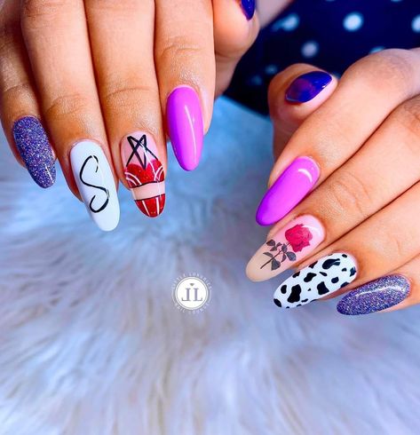 Selena Nails Quintanilla, Selena Quintanilla Nails, Selena Nails, Pop Star Party, Diy Home Office, Home Office Makeover, Fake Nails Designs, Selena Q, Selena Quintanilla Perez