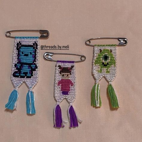 Alpha pattern #28721 variation #325691 | BraceletBook Alpha Keychain, Alpha Bracelets, James P Sullivan, Bracelet Book, Disney Keychain, Crochet Bracelet Pattern, Friendship Bracelet Patterns Easy, Paz Mental, Handmade Friendship Bracelets