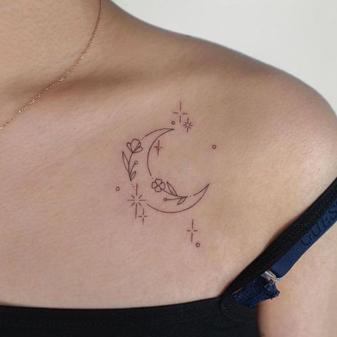 Moon Tattoos: Simple Outlines. A simple yet whimsical deisgn with a floral crescent moon, stars, and tiny circles. Click through for 53 moon tattoo ideas. #moontattoo #tattoos #tattooideas IG: @nandostudios Pair Tattoos Friends Aesthetic, Miniature Tattoos, Bestie Tattoos, Maching Tattoos, Tattoo Coverup, Tattoos Simple, Moon Tattoos, Tattoo Board, Muster Tattoos