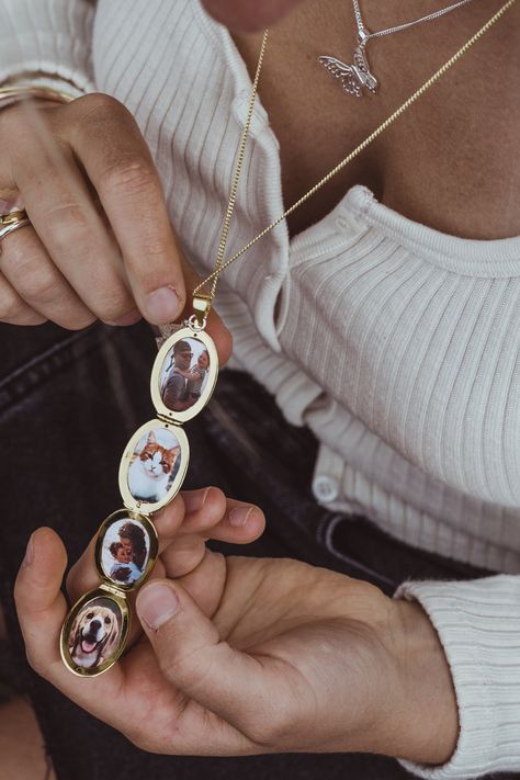 Locket Necklace Multiple Pictures, Locket Necklace With Photo, Necklace With Photo Inside, Photo Pendant Gold, Memory Candle, Wedding Booklet, Love Locket, Locket Necklaces, Locket Design