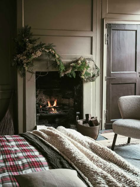 Zara Home Christmas Decorations - New Collection 2019 - Decoholic Zara Home Design, Old English Home, Fireplace Chair, Zara Home Christmas, Hm Home, Casa Country, English Cottage Style, Cosy Christmas, Christmas Decorations Living Room