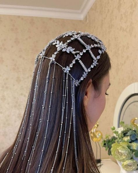 Cathedral Veil Hairstyle, Diamond Headpiece, Silver Silverware, Diamond Hair, Rhinestone Hair Comb, Headpiece Jewelry, Bridal Hair Piece, Headband Jewelry, Matching Jewelry