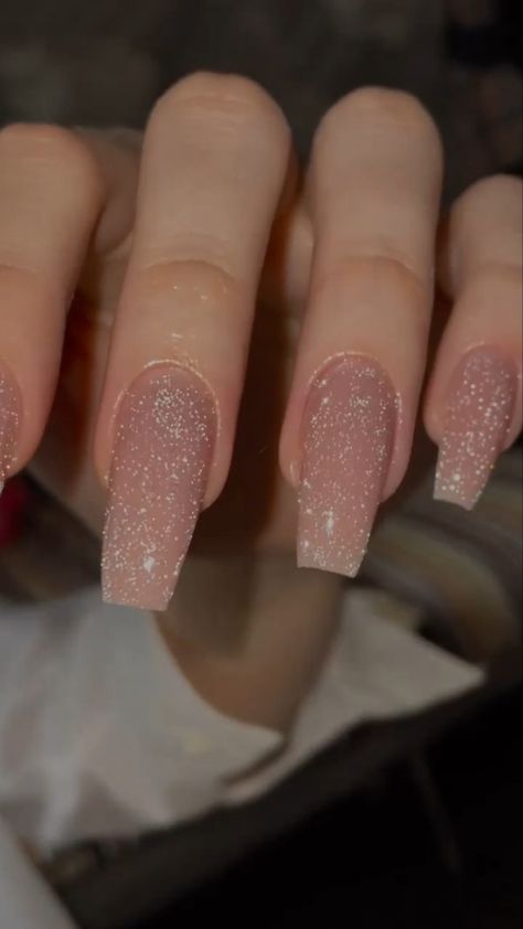 Clear Sparkle Gel Nails, Nude Glitter Acrylic Nails, Neutral Nails With Glitter, Nude Nails Glitter, Trendy Nails Glitter, Nude Sparkly Nails, Nude Glitter Nails, Nails With Sparkles, Nude Nails With Glitter