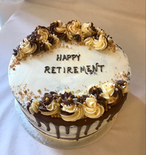 Retirement cake Retirement Party Cupcakes, Cake Retirement Ideas, Men’s Retirement Cake, Cake For Retirement For Men, Chocolate Retirement Cake, Retirement Cakes For Women, Happy Retirement Cake For Men, Retirement Party Cakes For Men, Celebration Of Life Memorial Cake Ideas