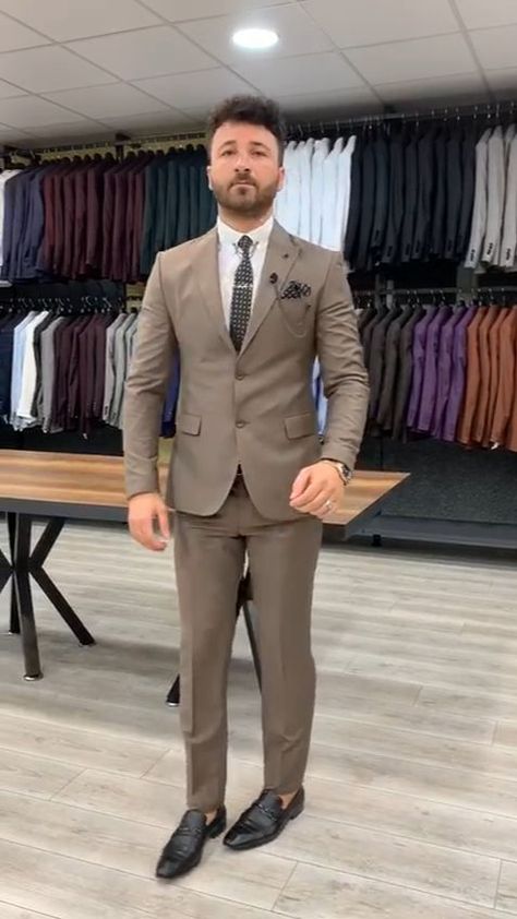 Best Wedding Suits For Men, Brown Suits For Men, Blue Slim Fit Suit, Best Wedding Suits, Stylish Men Wear, Stylish Mens Suits, Dapper Mens Fashion, Vest And Pants, Slim Fit Suit Men