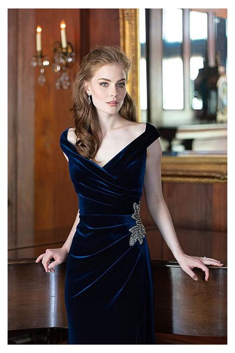 Alex Evenings Women's Long Off The Shoulder Fit and Flare Dress Minimalist Gown, Velvet Party Dress, Velvet Dress Designs, Velvet Dress Long, Alex Evenings, Formal Dresses Short, Pretty Prom Dresses, Ladies Gown, Stunning Gowns