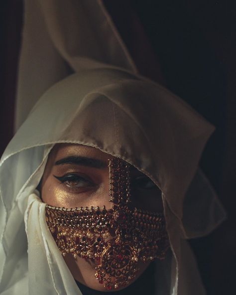 Shaista Deen on Instagram: “select your fighter” Arab Aesthetic, Seni Arab, Arabian Women, Arab Culture, Queen Aesthetic, Arab Beauty, The Gentleman, Arabic Art, Arab Women