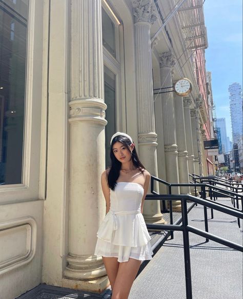 Cute Birthday Brunch Outfits, Hum Tum, Cafe Pictures, Dress Birthday Party, Ootd Poses, Aesthetic Dress, Instagram Dress, Pakaian Feminin, Stylish Photo Pose