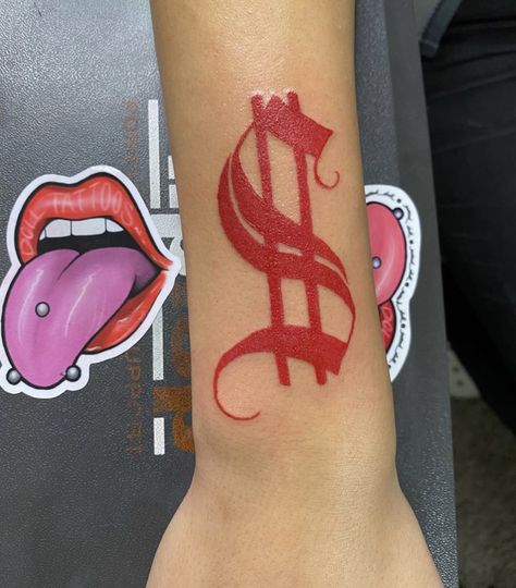 Money Sign Tattoo, Dollar Sign Tattoo, Ragazza Gangsta, Horrible Tattoos, Master Tattoo, Girl Neck Tattoos, Sign Tattoo, Hand Tattoos For Girls, Cute Hand Tattoos