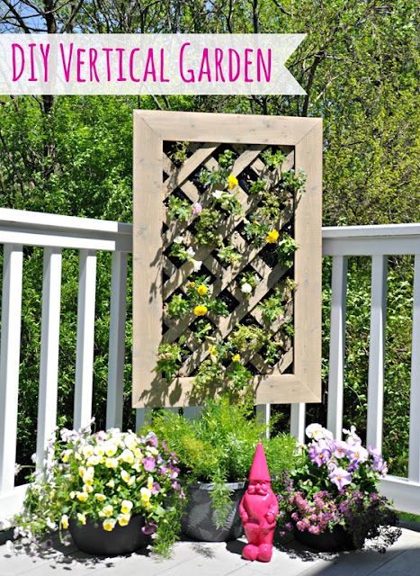 60 Outdoor Project You Can Build Yourself | Pneumatic Addict Diy Vertical Garden, Vertical Vegetable Garden, Vertical Herb Garden, Vertical Garden Diy, Video Garden, Pot Hanger, Walled Garden, Flower Yellow, Diy Gardening